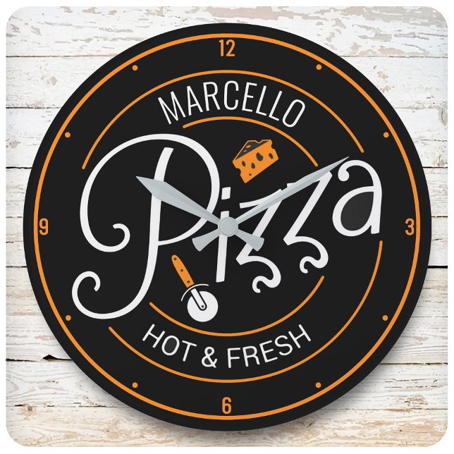 Horloge Ronde Custom NAME Hot Fresh Italian Pizza Pizzeria (Créateur téléchargé)