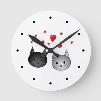 Horloge Ronde Cute Chats Noirs et Gris, avec Coeurs.