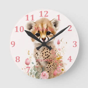 Horloge Ronde Cute Cheetah Cub Pastel Aquarelle Fleurs de printe