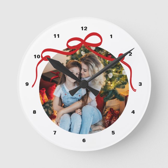 Horloge Ronde Cute Red Coquette Bow Ribbon Custom Photo Gift (Recto)