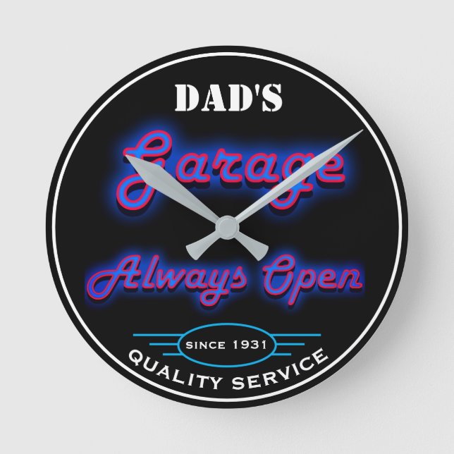 Horloge Ronde Dad's Garage Blue Faux Neon Any Date Any Name - (Recto)