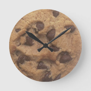 Horloge ronde de biscuits à base de chocolat