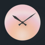 Horloge Ronde Dégradé Fuzz Peach<br><div class="desc">Design dégradé - effet aura - gradient de fuzz de pêche.</div>