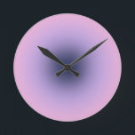 Horloge Ronde Dégradé rouge de la lavande rétro<br><div class="desc">Design dégradé - effet aura - dégradé violet / lilas / lavande / violet.</div>