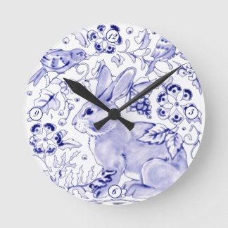 Horloge Ronde Delft Blue Blanc Lapin Lapin Oiseaux Dedham Élégan