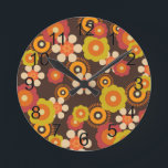 Horloge Ronde Disco les années 70 60s Retro Flowers Pop Culture<br><div class="desc">C'est un design génial inspiré de l'époque les années 70 discothèque. Si vous souhaitez d'autres produits avec ce design s'il vous plaît m'envoyer un message pour une commande personnalisée.</div>