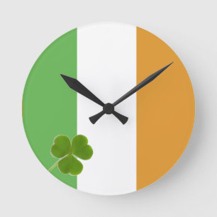 Horloge Ronde Drapeau irlandais avec Shamrock