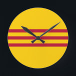Horloge Ronde Drapeau sud-vietnamien - Vietnam ONG vàng ba sọ c<br><div class="desc">Drapeau sud-vietnamien - Vietnam ONG Càng ba sọ c đỏ - Drapeau sud vietnamien - Drapeau sud de la République du Vietnam - Drapeau de la République du Vietnam (Drapeau du patrimoine et de la liberté - Lá ONG ONG ONG ONG Tự Do và Di Sang) - Quatuc kỳ Viêt...</div>