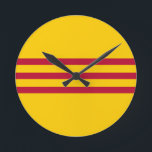 Horloge Ronde Drapeau sud-vietnamien - Vietnam ONG vàng ba sọ c<br><div class="desc">Drapeau sud-vietnamien - Vietnam ONG Càng ba sọ c đỏ - Drapeau sud vietnamien - Drapeau sud de la République du Vietnam - Drapeau de la République du Vietnam (Drapeau du patrimoine et de la liberté - Lá ONG ONG ONG ONG Tự Do và Di Sang) - Quatuc kỳ Viêt...</div>