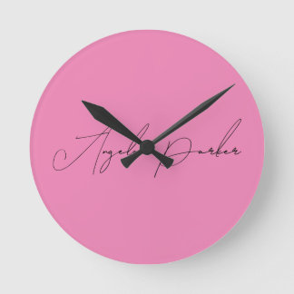 Horloge Ronde Écriture manuscrite Nom professionnel simple rose