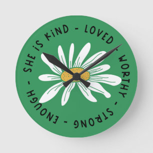 Horloge Ronde Elle est amoureuse et mérite une citation assez fo