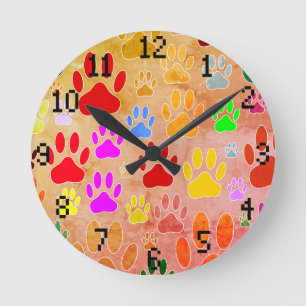 Horloge Ronde Empreintes de pattes de chiens sur Arrière - plan