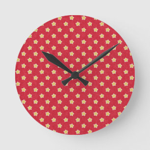Horloge Ronde Étoiles Jaunes Vintage sur Motif Rouge
