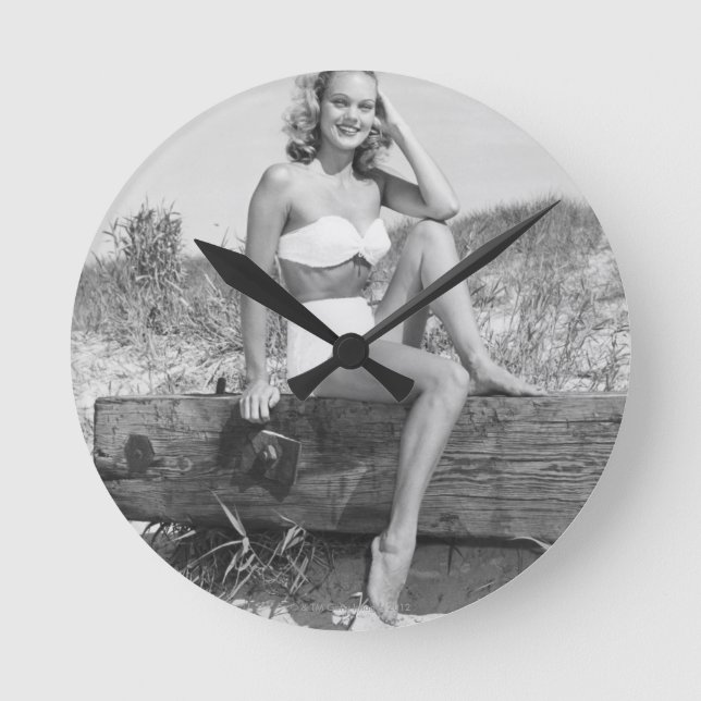 Horloge Ronde Femme en Bikini (Recto)