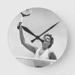 Horloge Ronde Femme Jouant Au Tennis 2
