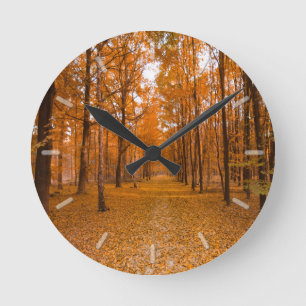 Horloge Ronde Feuille pittoresque d'automne de forêt d'automne