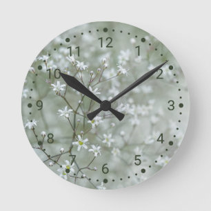 Horloge Ronde Fleur de Gypsophile Blanche et Verte pour la Photo