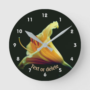 Horloge Ronde Fleur de lys orange personnalisée