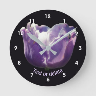 Horloge Ronde Fleur de tulipe avec abeille personnalisée