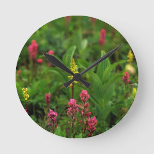 Horloge Ronde Fleurs sauvages d'été envoyant une débauche de cou