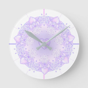 Horloge Ronde flocon de neige violet clair et coeur étincelant
