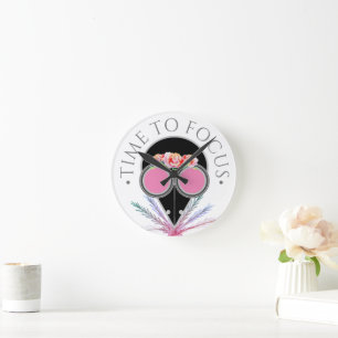 Horloge Ronde Focus Rappel Peste Docteur Pink Floral Masque