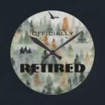 Horloge Ronde Forêt Misty officiellement à la retraite ou TOUT M<br><div class="desc">Choisissez parmi 3 tailles, une horloge murale avec une scène boisée brumeuse est un thème parfait pour un cadeau de retraite masculin, cadeau d'anniversaire pour un chasseur ou un outdoorsman et plus. Tout le texte et les polices peuvent être changés, il suffit de cliquer sur le bouton PERSONNALISER. Invitations, serviettes,...</div>