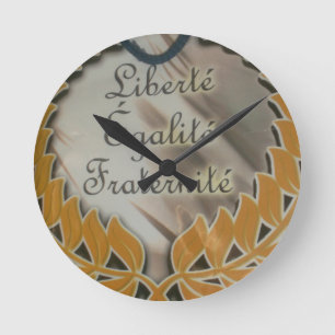 Horloge Ronde Fraternité pour l'égalité de liberté.png