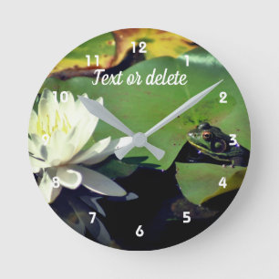 Horloge Ronde Frog Amiring Water Lily Personalized