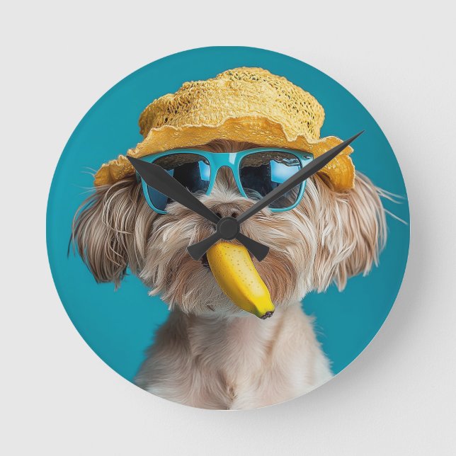 Horloge Ronde Funny Dog Sung and Hat Wall Clock Desig (Recto)