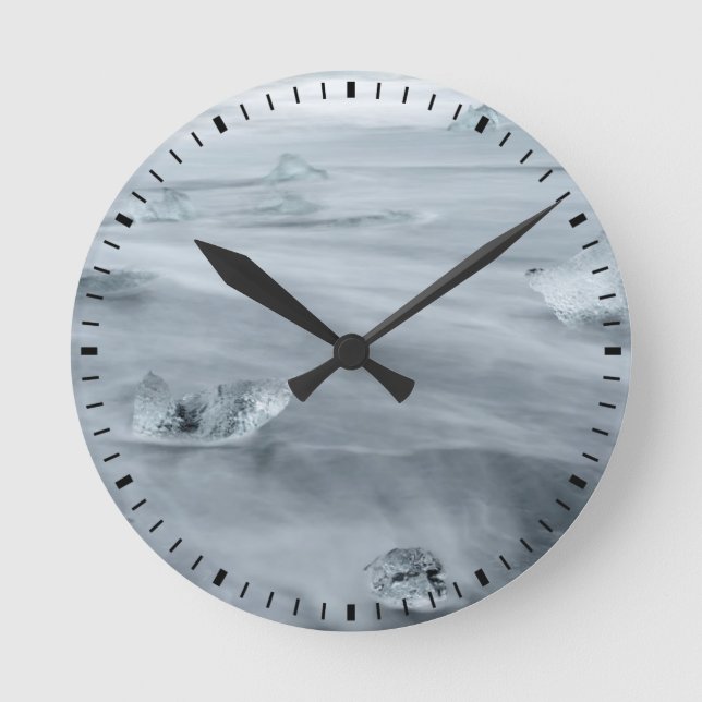 Horloge Ronde Glace et eau sur une plage, île (Recto)