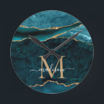 Horloge Ronde Glam Teal Green Gold Agate Geode Glitter<br><div class="desc">Glam Teal Green Gold Glitter Sparkle Agate Geode Gemstone Elegant Feminine Monogram Script Name Clocks</div>