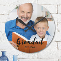 Grand-père a établi une photo de script moderne
