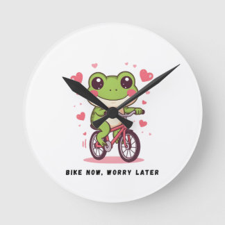 Horloge Ronde Grenouille Mignonne à Vélo | Cadeau Drôle pour les