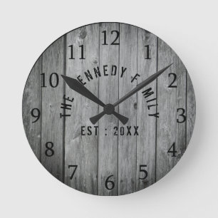 Horloge Ronde Grey Wood Farmhouse Nom de famille