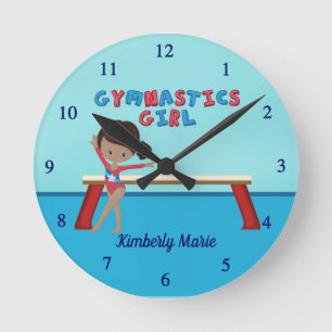Horloge Ronde Gymnaste sur mesure de fille afro-américaine