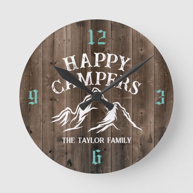 Horloge Ronde Happy Campers Rustic Mountain Camping Nom de famil (Recto)