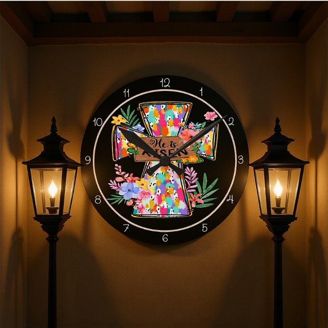 Horloge Ronde He Is Risen Cross Design (Créateur téléchargé)
