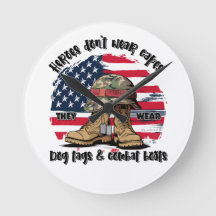 Héros — Ils portent des étiquettes de chien et des