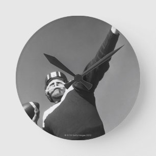 Horloge Ronde Homme jouant au football 2