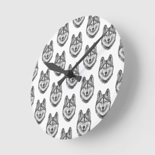 Horloge Ronde Husky sibérien à l'encre noire et blanche et aquar