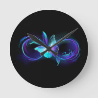 Infinité brillante avec papillon magique