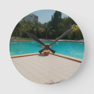 Horloge Ronde J'Aime Mon Art Familial Au Bord De La Piscine