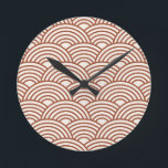 Horloge Ronde Japonaise Seigaiha Vave Rust Terracotta<br><div class="desc">Vague japonaise Seigaiha - Noir et Blanc - Motif - Rouille, Tons de Terre, Terracotta.</div>