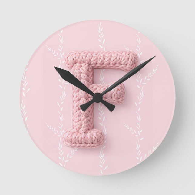 Horloge Ronde Joli monogramme F rose tricoté crochet lettre bohè (Recto)