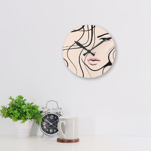 Horloge Ronde Joli visage féminin rose vif