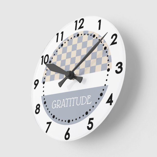 Horloge Ronde Journal à carreaux de gratitude (Angle)