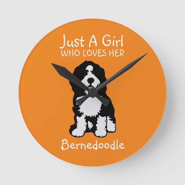 Horloge Ronde Juste une fille qui aime son Bernedoodle (Recto)