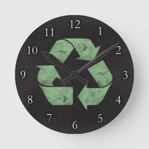Horloge Ronde La grunge vintage réutilisent le symbole