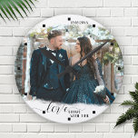 Horloge Ronde L'amour grandit avec le temps Photo Mariage Horlog<br><div class="desc">Horloge murale avec votre photo personnalisée encadrée par un contour blanc et moelleux. Avec un joli texte de script. Vous pouvez supprimer l'image d'indication d'heure si vous n'en avez pas besoin. Cette horloge est une belle tenue après un mariage de Noël ou d'hiver.</div>